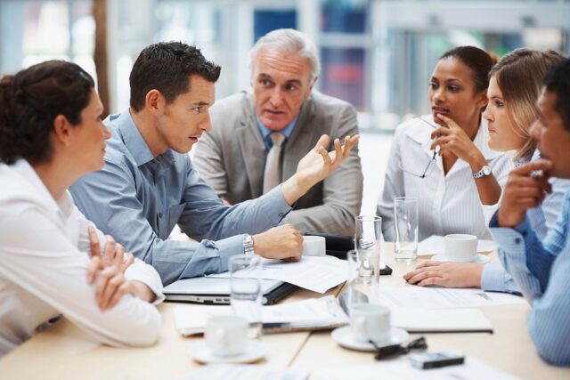 Debriefing richtig umsetzen: Auswertungen für mehr Erfolg